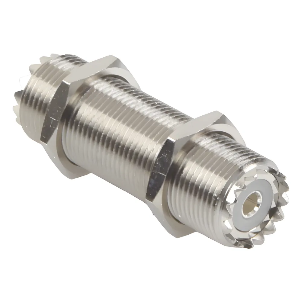 Adaptador Pasamuros de Doble UHF Hembra (SO-239), Montaje para Panel con Rosca Estándar.
