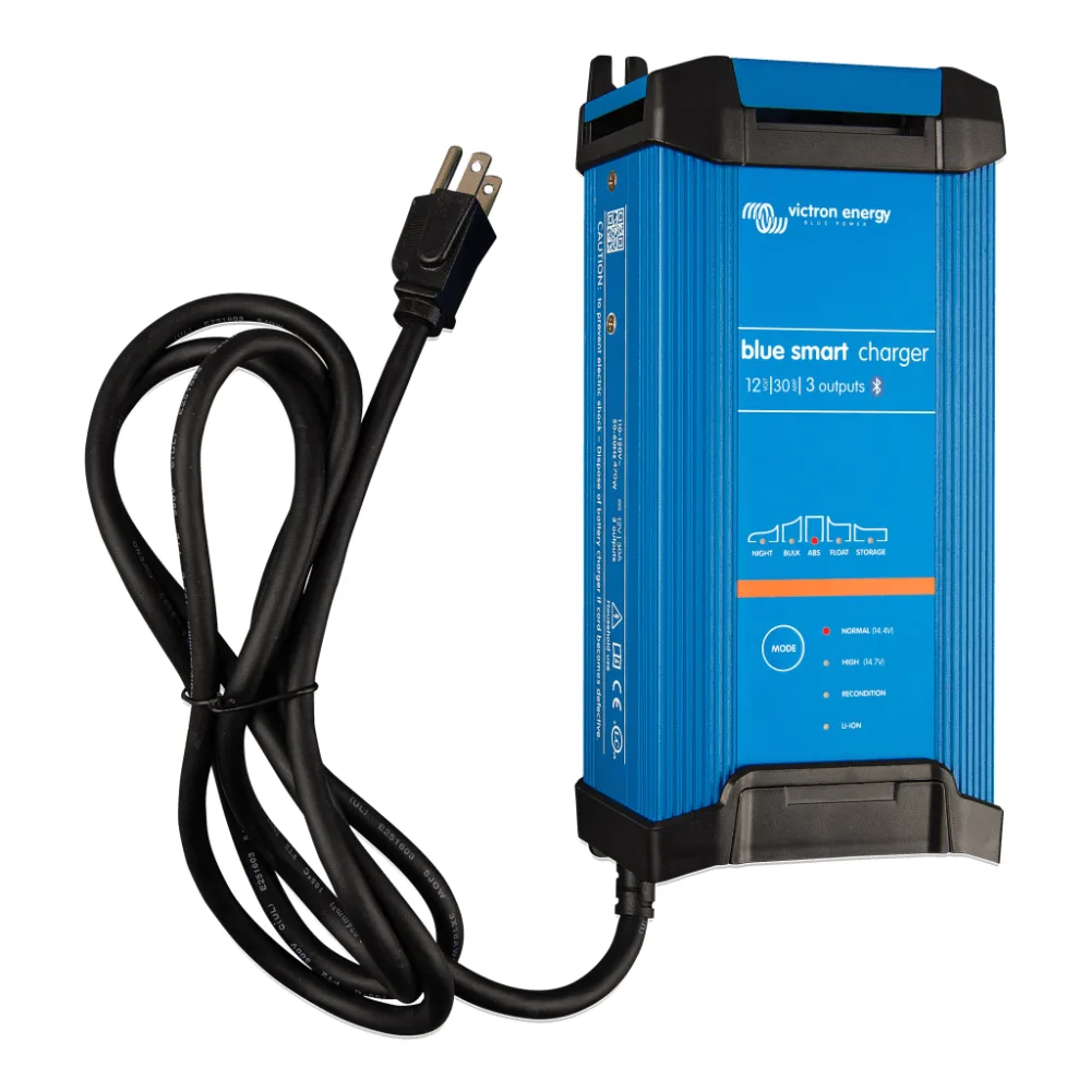 Blue Smart IP22 12/30 / Cargador de Baterías 12V, 30A / Para Ambientes Marinos y Terrestres. /  Bancos de 120 a 300 Ah