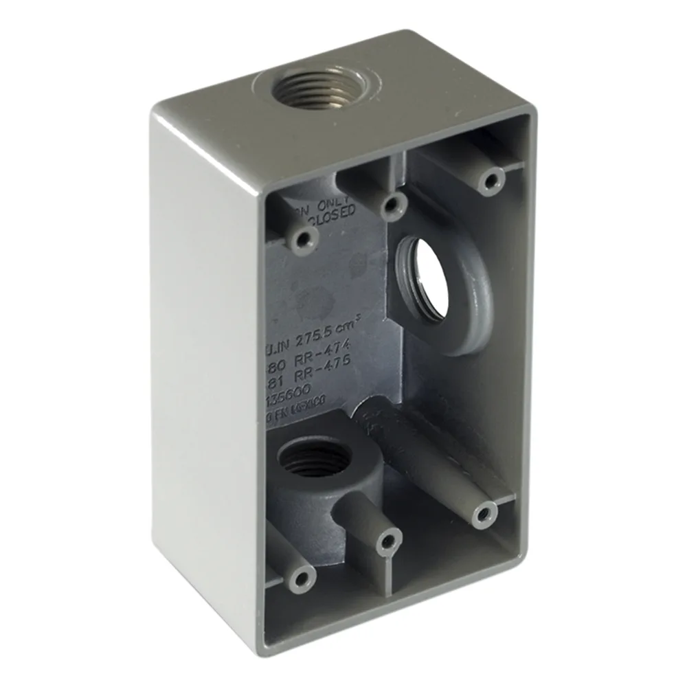 Caja Condulet FS de 1" ( 25.4 mm) con tres bocas a prueba de intemperie.