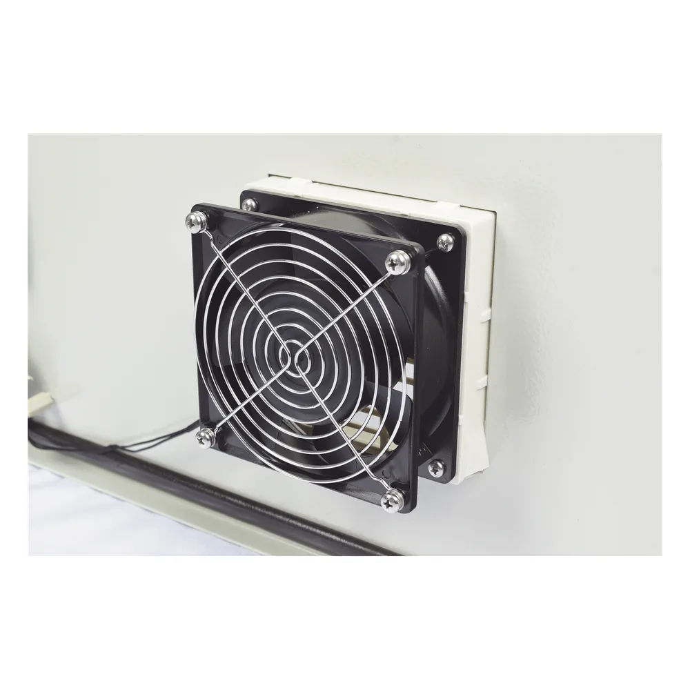 Gabinete Ventilado de Acero IP55 Uso en Exterior (600 x 800 x 300 mm) con Placa Trasera Interior Metálica y Compuerta Inferior Atornillable. Incluye Ventilador, Ventilas, filtros, Chapas y Llave T. – vista 6