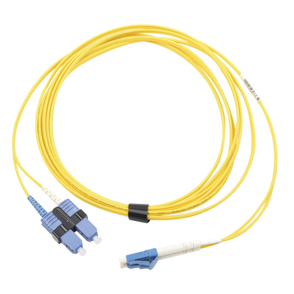 Jumper de Fibra Óptica Monomodo (OS2), XGLO, LC/UPC-SC/UPC Duplex, OFNR, Color Amarillo, 7 Metros (22.97 Pies)