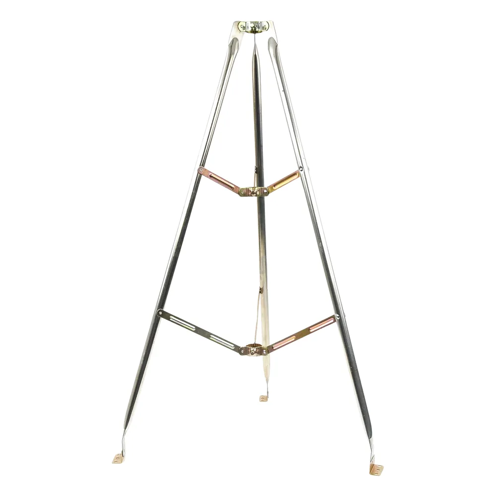 Montaje de tripie para exterior, altura total del tripie 1.52 m. Compatible con mástiles de hasta 3 m de largo 1  1/4 a 2" de diámetro – vista 3