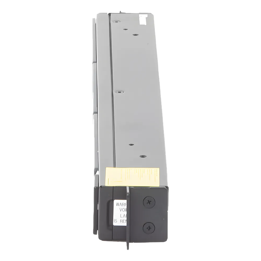 PDU Básico para Distribución de Energía, Enchufe de Entrada NEMA 5-15P, Con 12 Contactos NEMA 5-20R, Instalación Horizontal de 19in, 1UR, 15 Amp, 120 Vca – vista 3